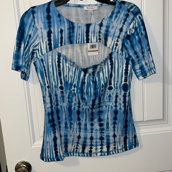 Skinny girl cutout top - Picture 1 of 5